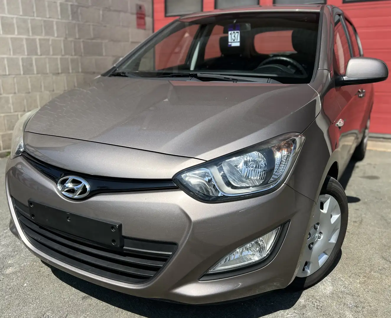 Hyundai i20 1.1 CRDi Lounge + CLIM + CAR-PASS Bronze - 1