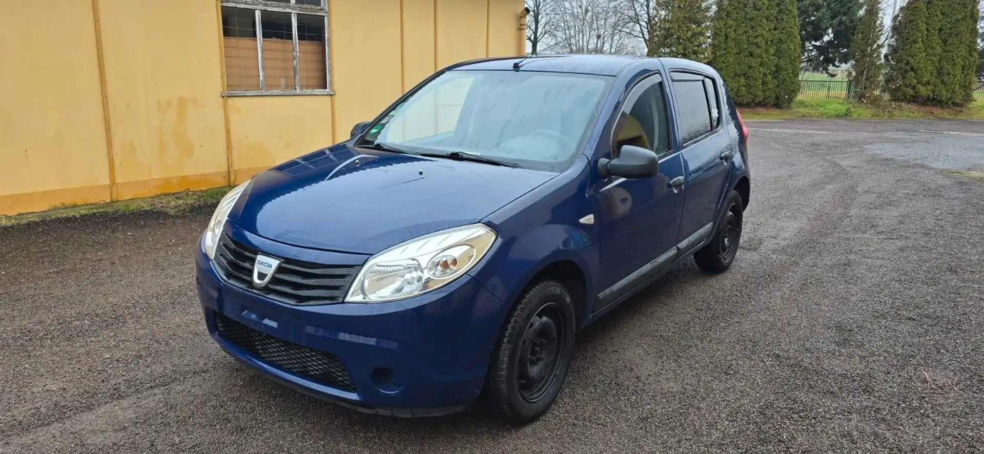 Dacia Sandero Ambiance 1.4 Blau - 1