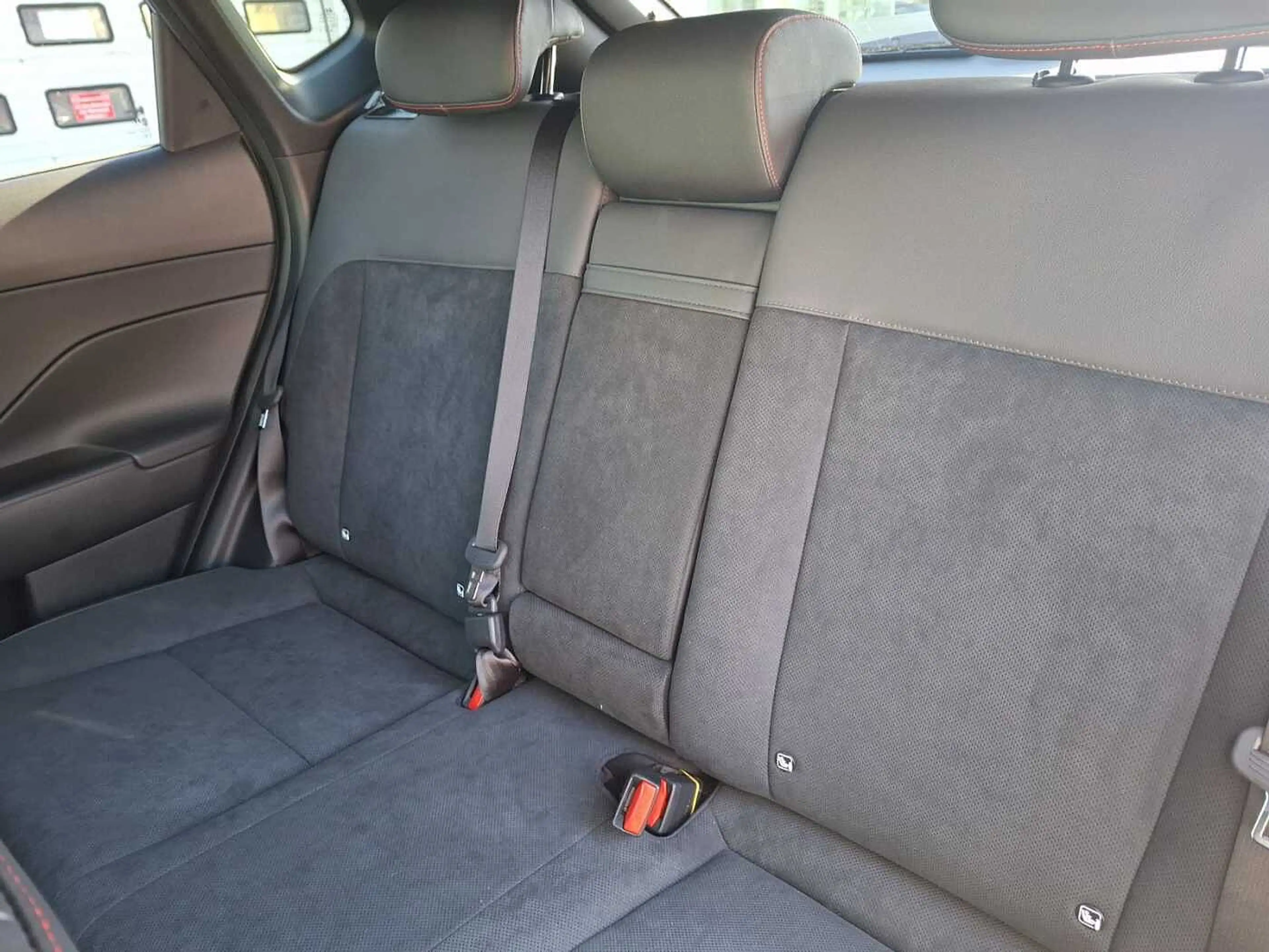 Hyundai KONA 1.6 T-GDI DCT N Line X 'Glasdach' — photo 12