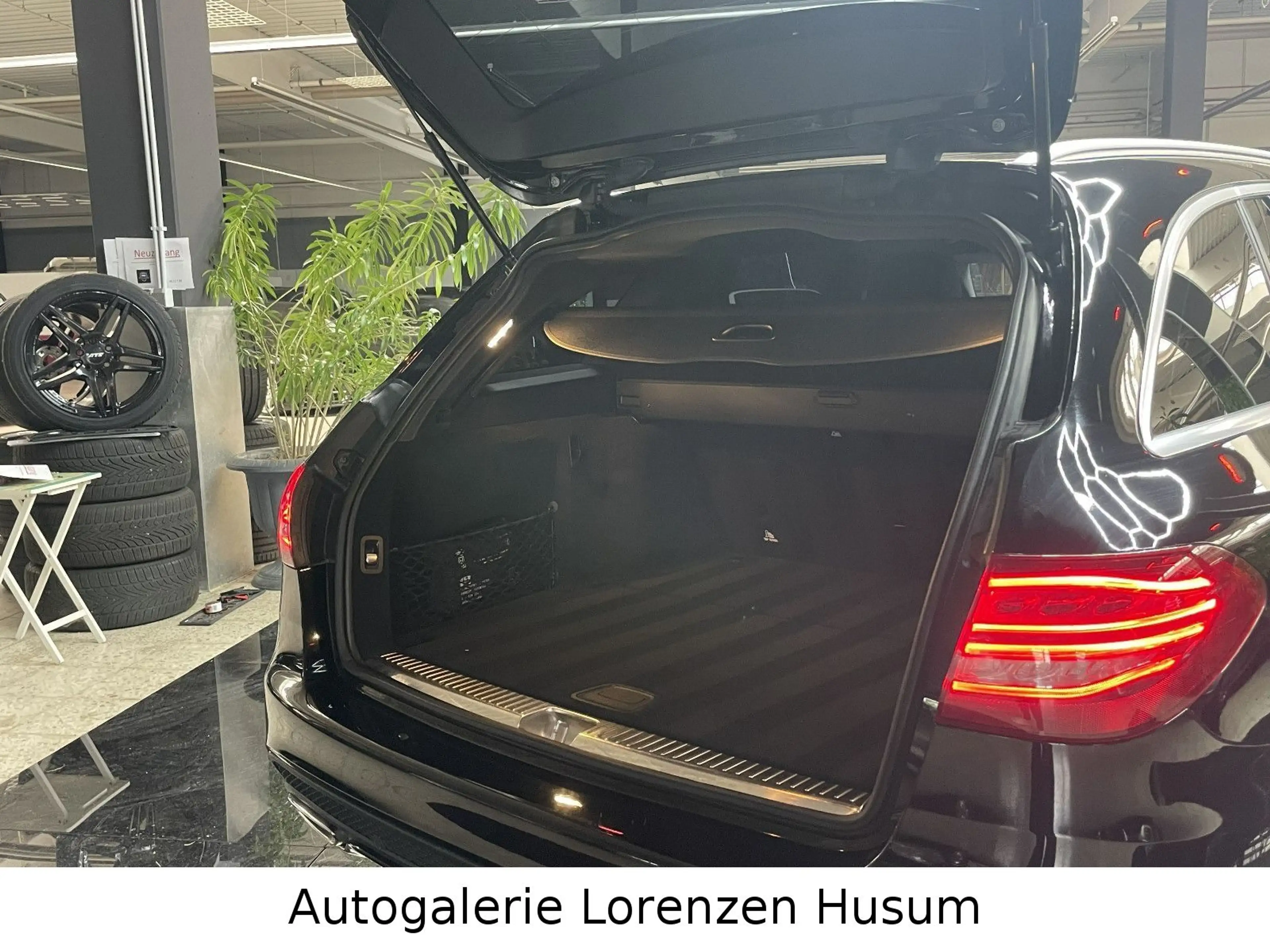 Mercedes-Benz C 220 d T-Modell / AMG-LINE / LED / SCHECKHEFT — photo 10