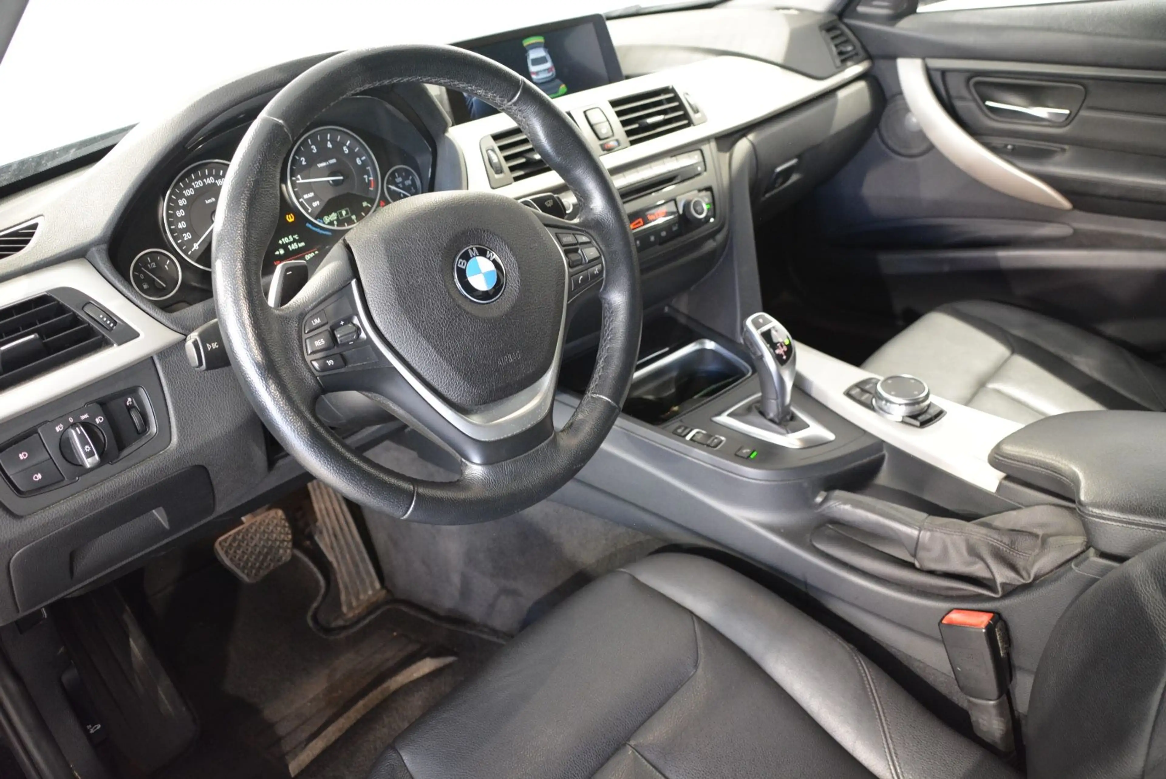 BMW 328 i xDrive Limousine Automatik/Xenon/Navi/Leder — photo 9