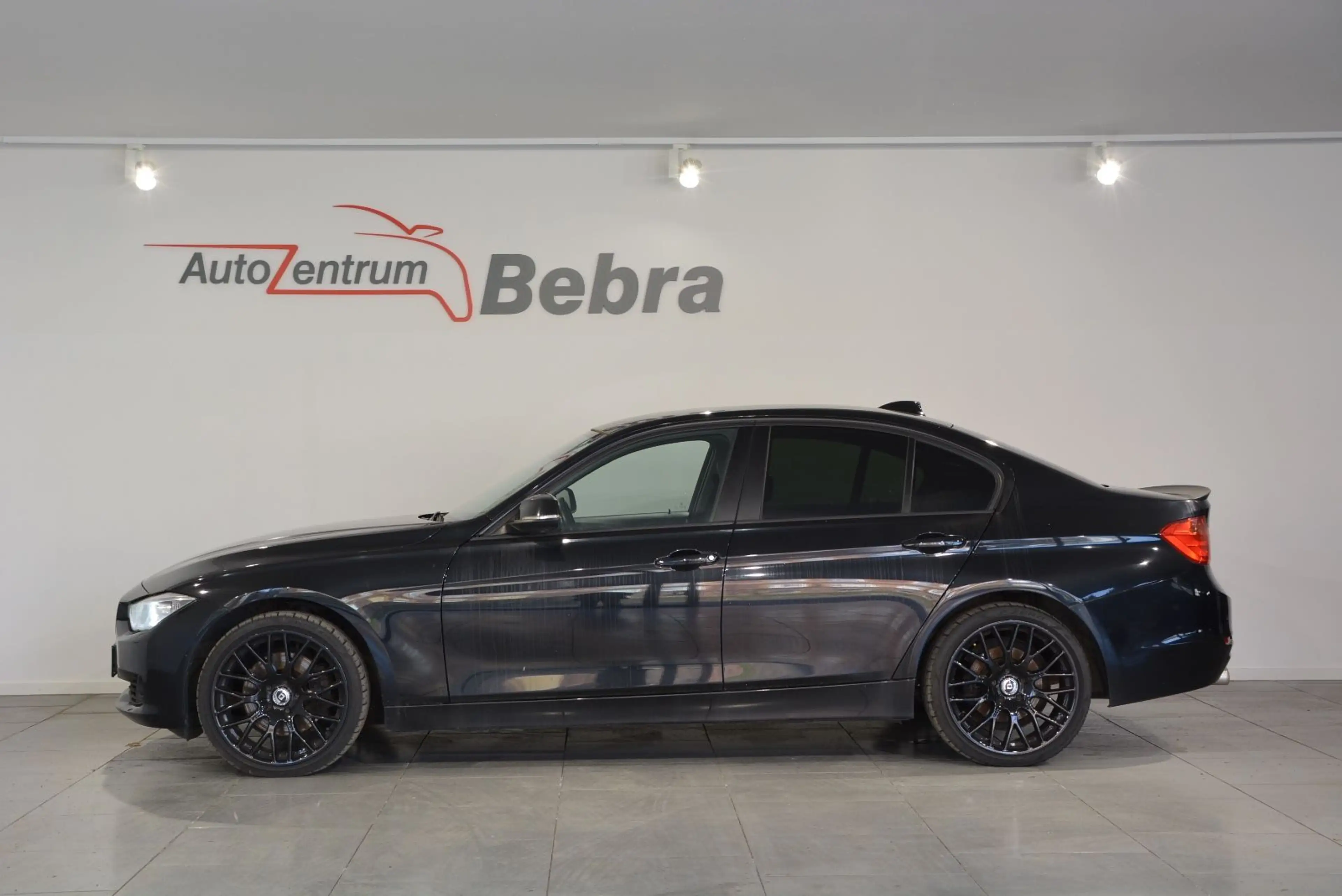 BMW 328 i xDrive Limousine Automatik/Xenon/Navi/Leder — photo 5
