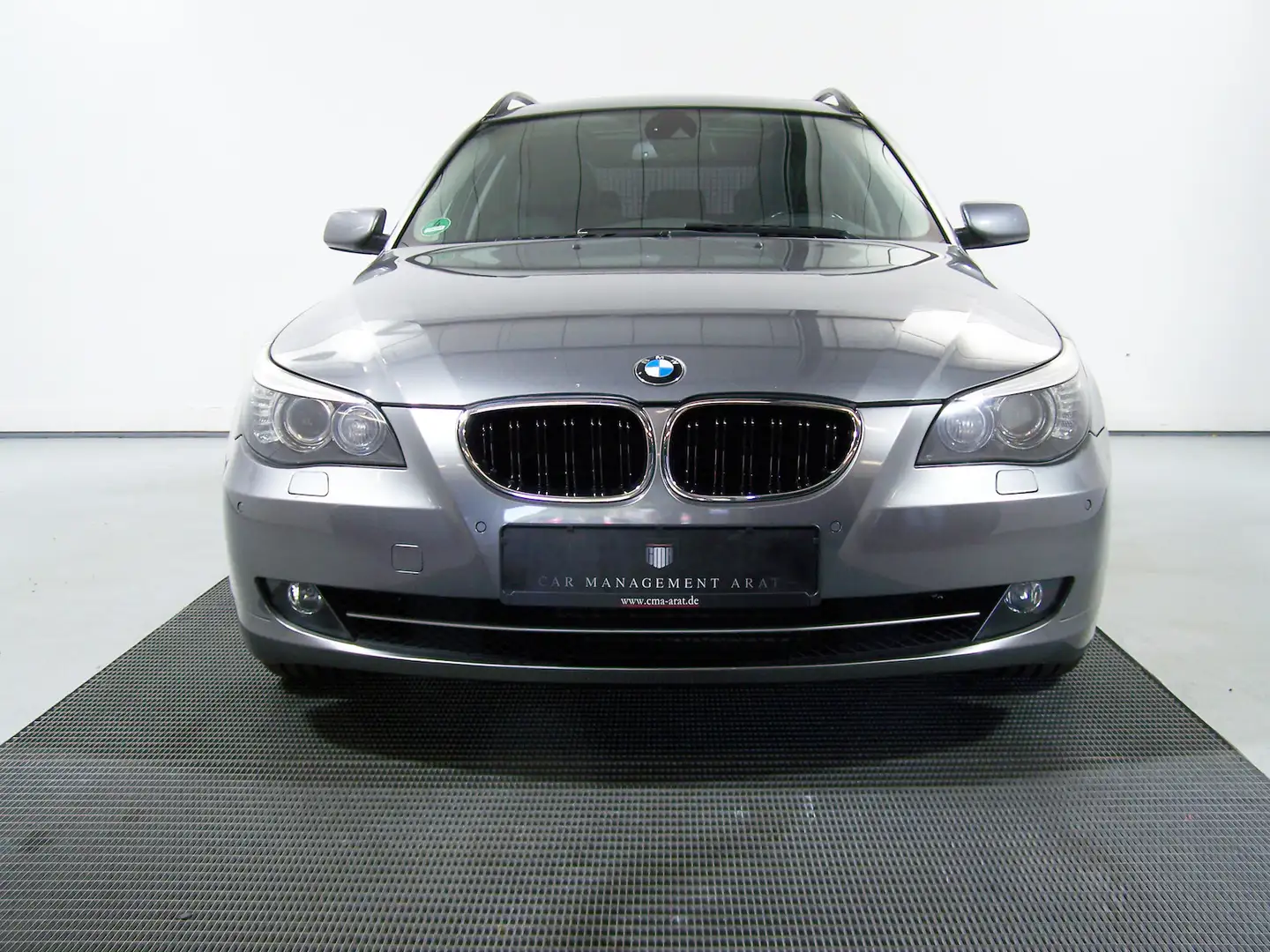 BMW 530 530d Touring AUT PANO+LEDER+NAV+HEAD+PDC+LUFTF Grün - 2