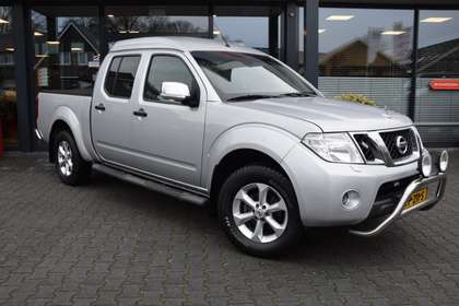 Nissan Navara 2.5 DCI DUBBEL CABIN A/T 5 SITZ 4WD VAN