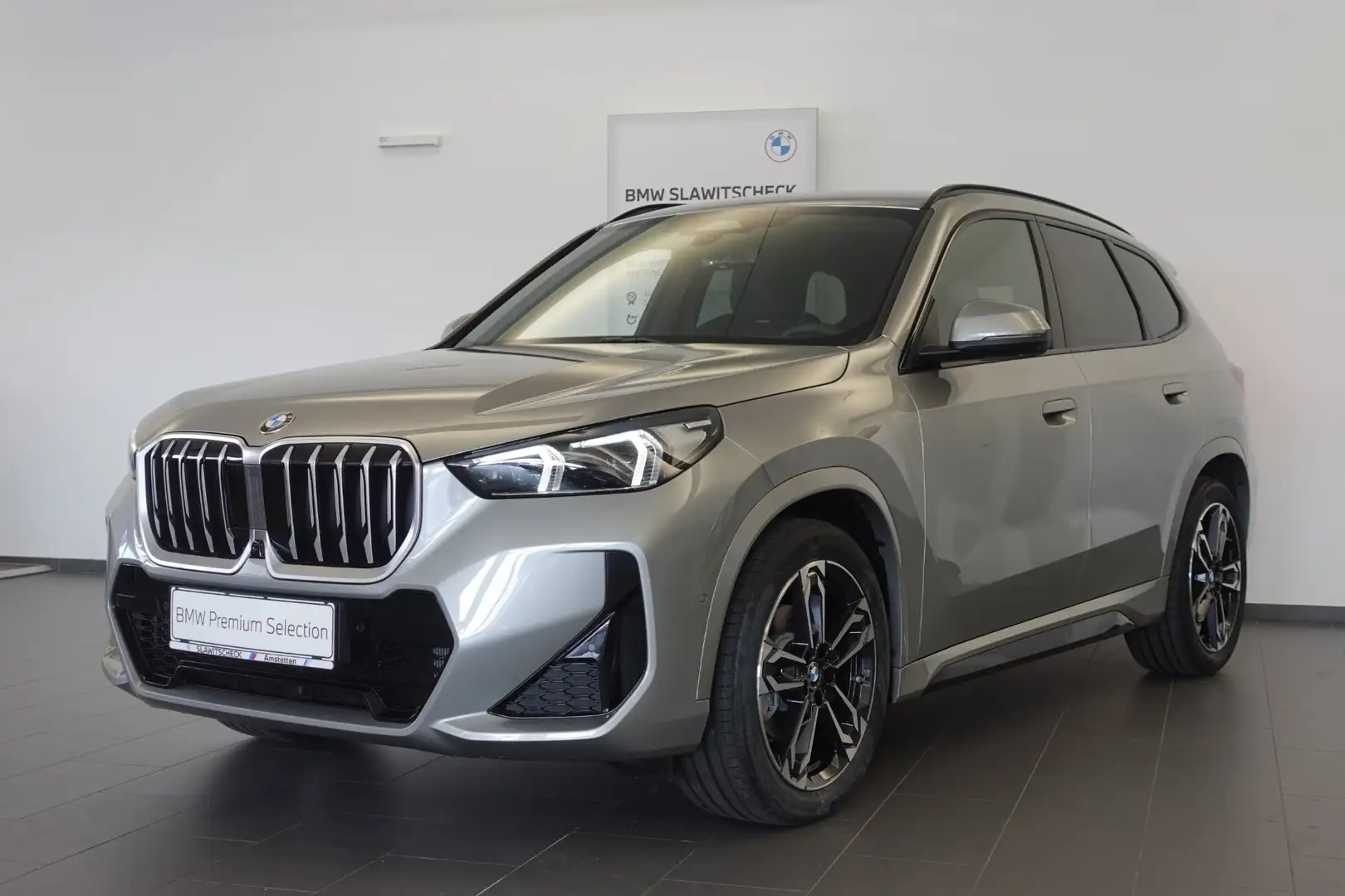 BMW X1 xDrive20d U11 Silber - 1