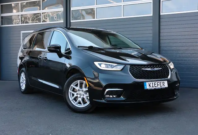 Chrysler Pacifica 3.6 V6/ACC/SHZ/LHZ/CarPlay/TOTW/SPUR/17