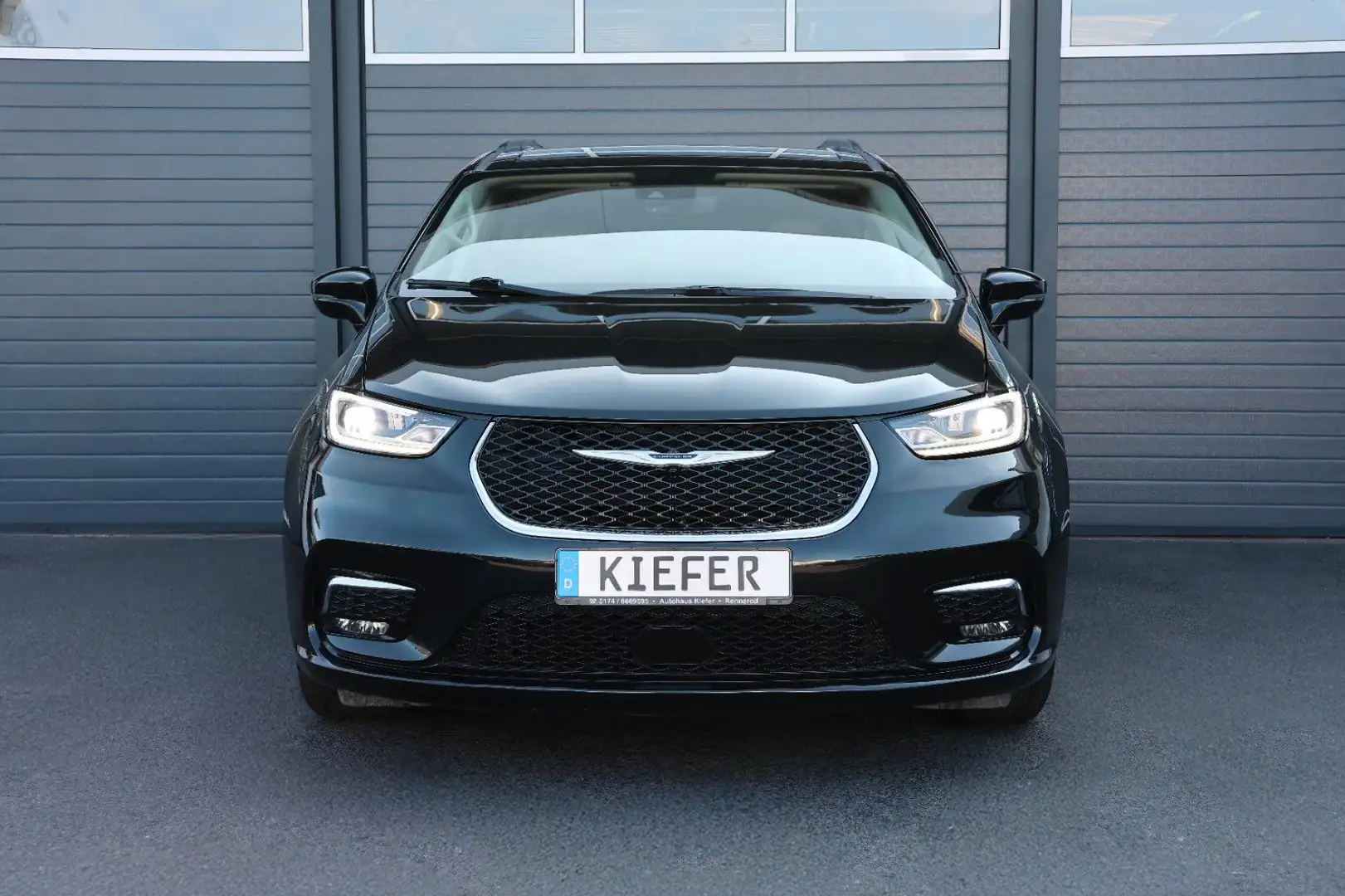 Chrysler Pacifica 3.6 V6/ACC/SHZ/LHZ/CarPlay/TOTW/SPUR/17 Schwarz - 2