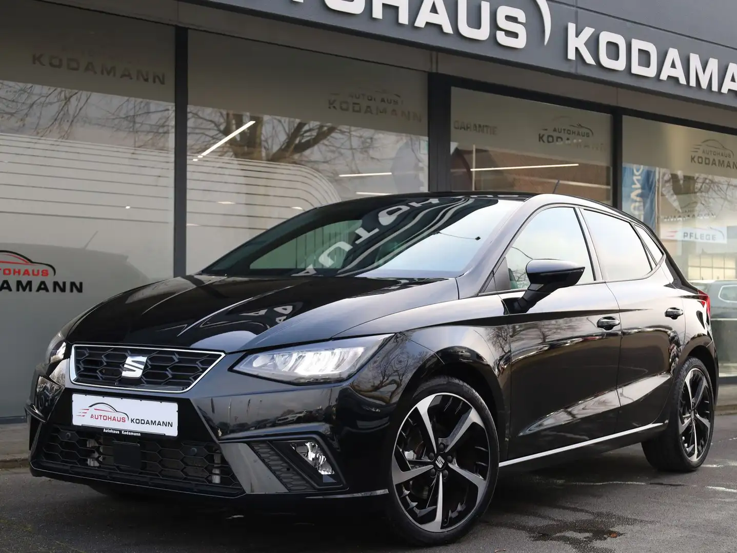 SEAT Ibiza FR*ACC*SHZ*PDC*Virtual*CarPlay*Kamera*18" Schwarz - 1