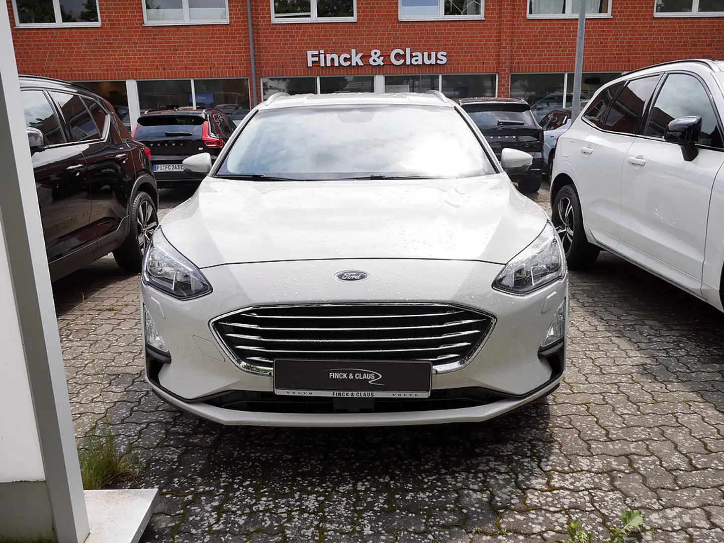Ford Focus Turnier 1.0 EcoBoost Titanium X SHZ ACC Weiß - 2