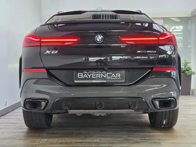 BMW X6 view 5