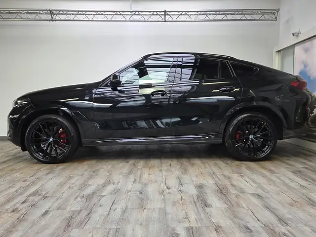 BMW X6 view 3