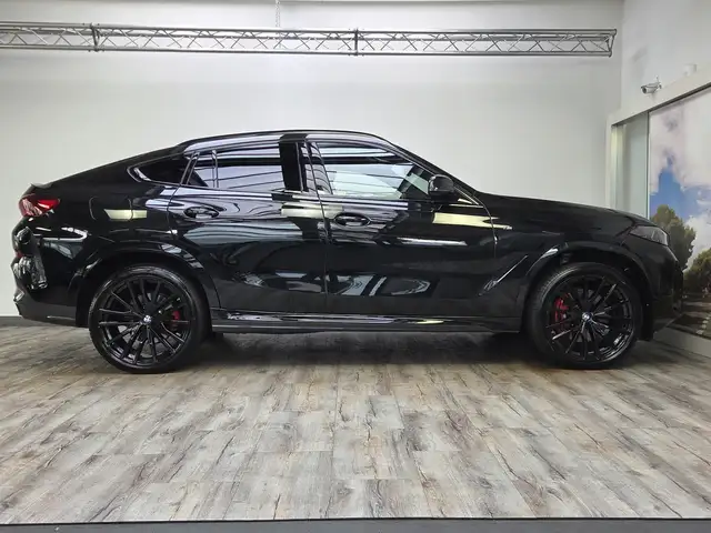 BMW X6 view 4