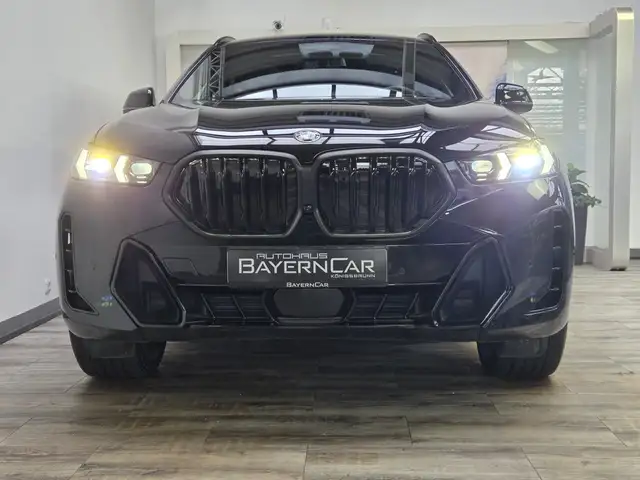 BMW X6 view 2