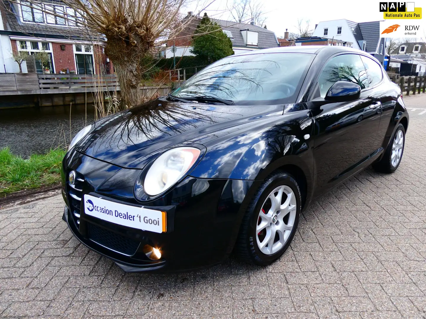Alfa Romeo MiTo 1.4 Distinctive 105pk Clima Cruise Leder Geen impo Schwarz - 1