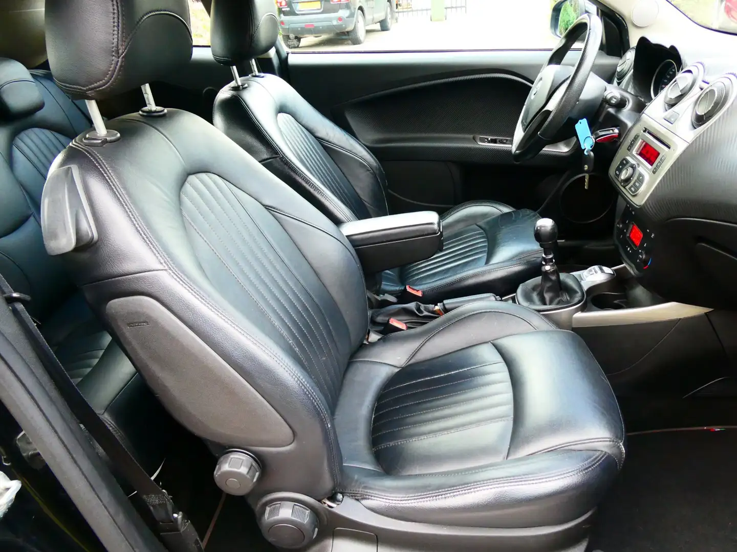 Alfa Romeo MiTo 1.4 Distinctive 105pk Clima Cruise Leder Geen impo Schwarz - 2