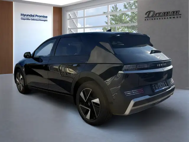 Hyundai Ioniq 5 view 4