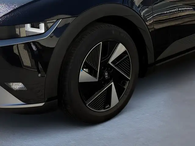 Hyundai Ioniq 5 view 6