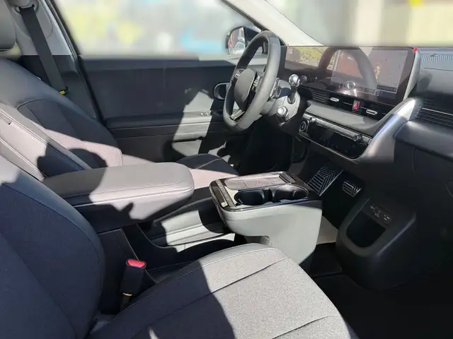 Hyundai Ioniq 5 view 14
