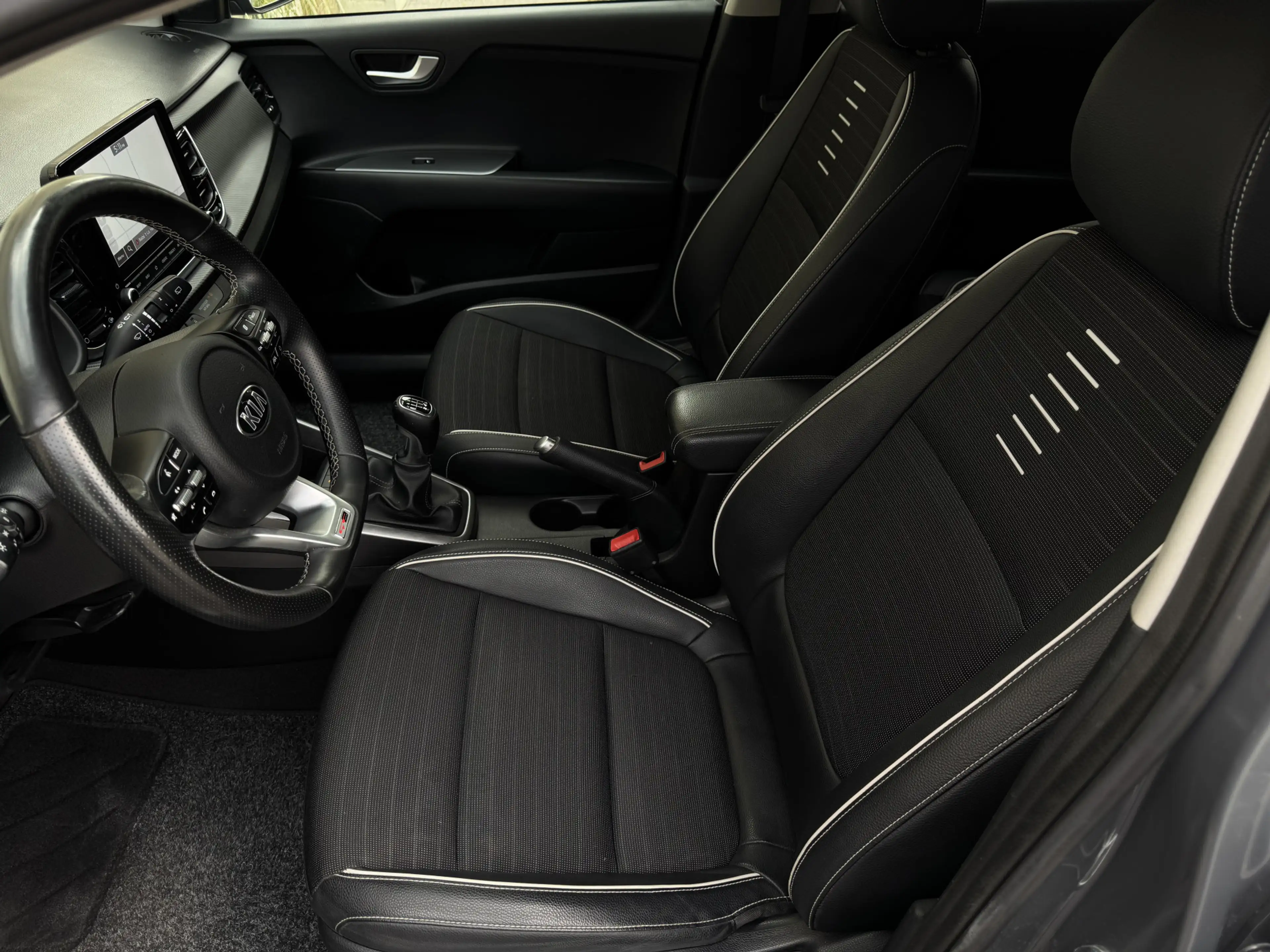 Kia Rio 1.0 T-GDi MHEV 120pk GT-Line Facelift Navi Leder C — photo 4