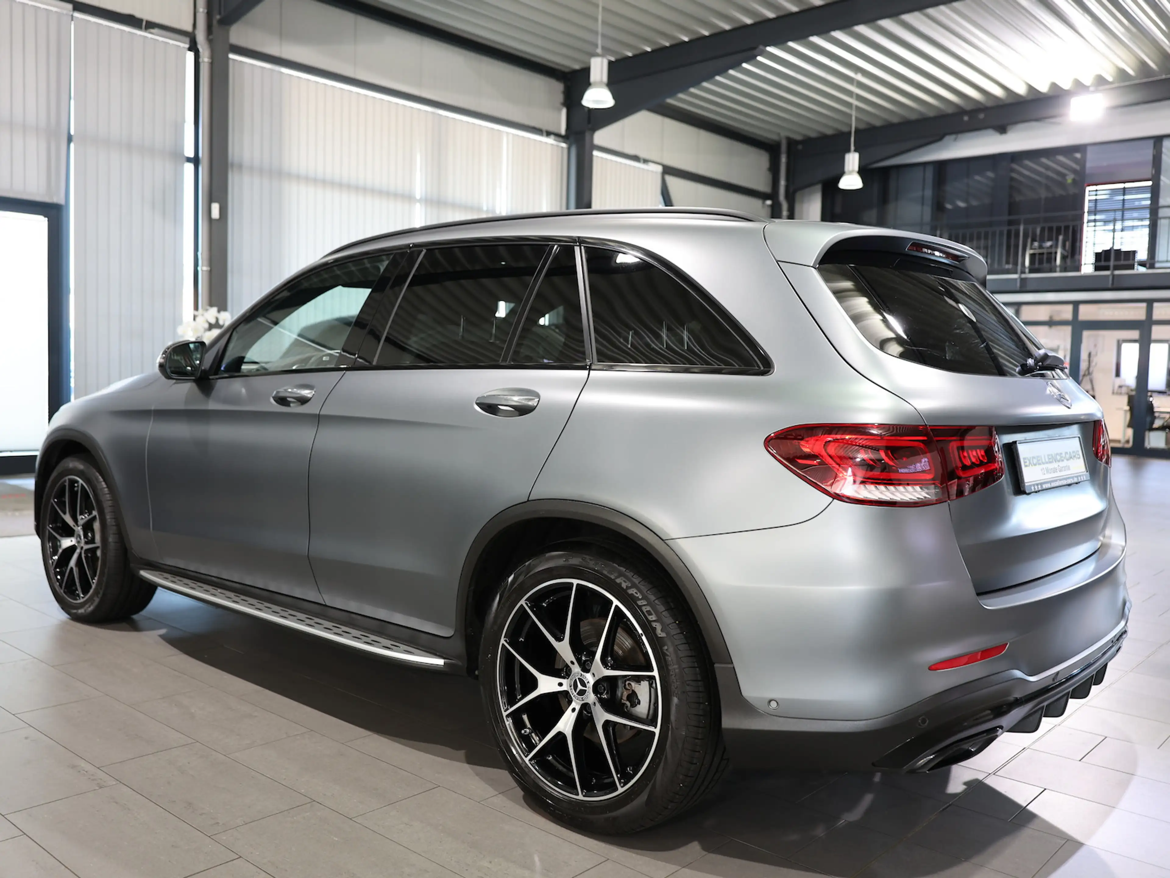 Mercedes-Benz GLC 220 d 4Matic AMG-LINE-PLUS MATT / PANORAMA — photo 9