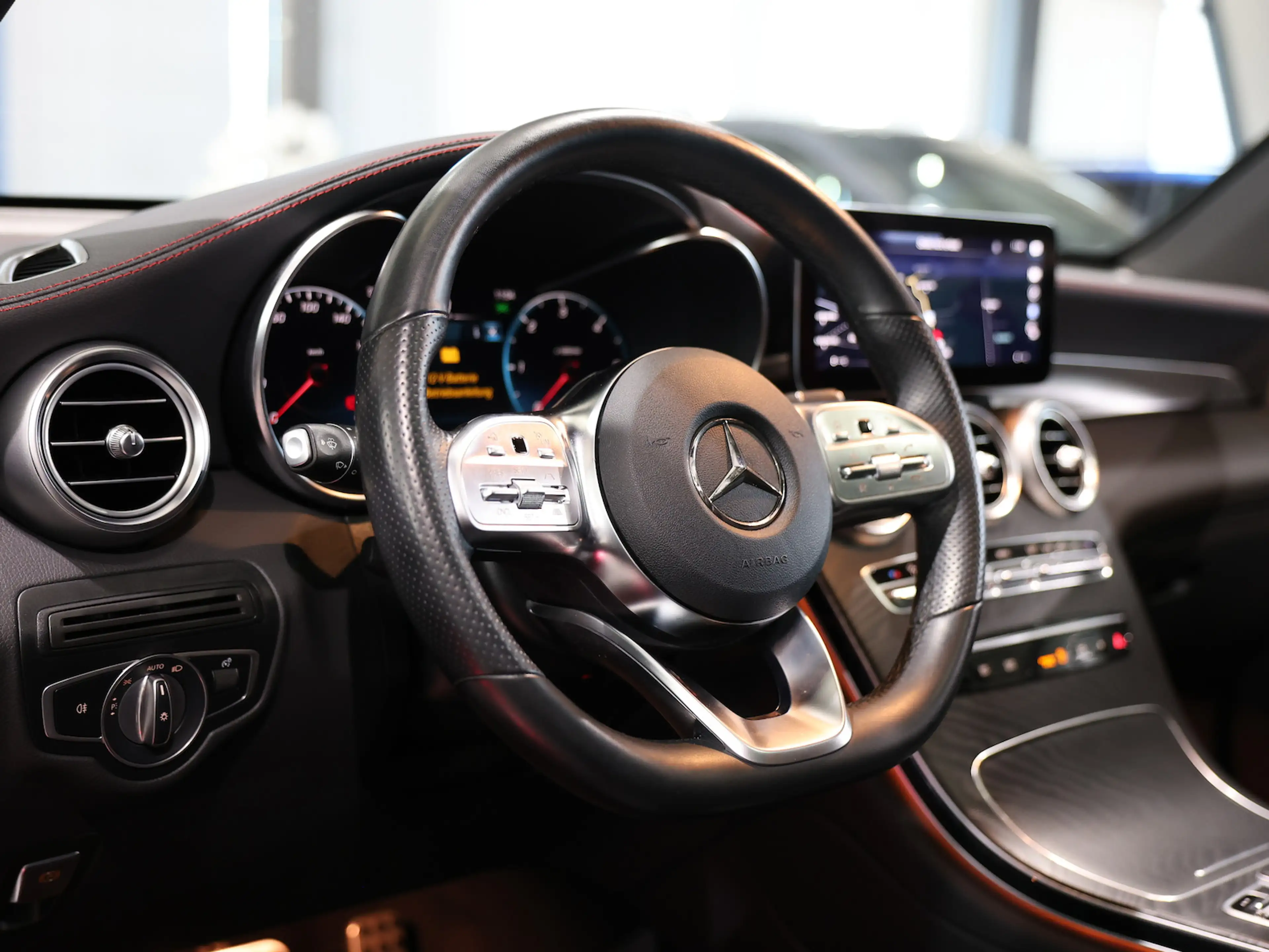 Mercedes-Benz GLC 220 d 4Matic AMG-LINE-PLUS MATT / PANORAMA — photo 14