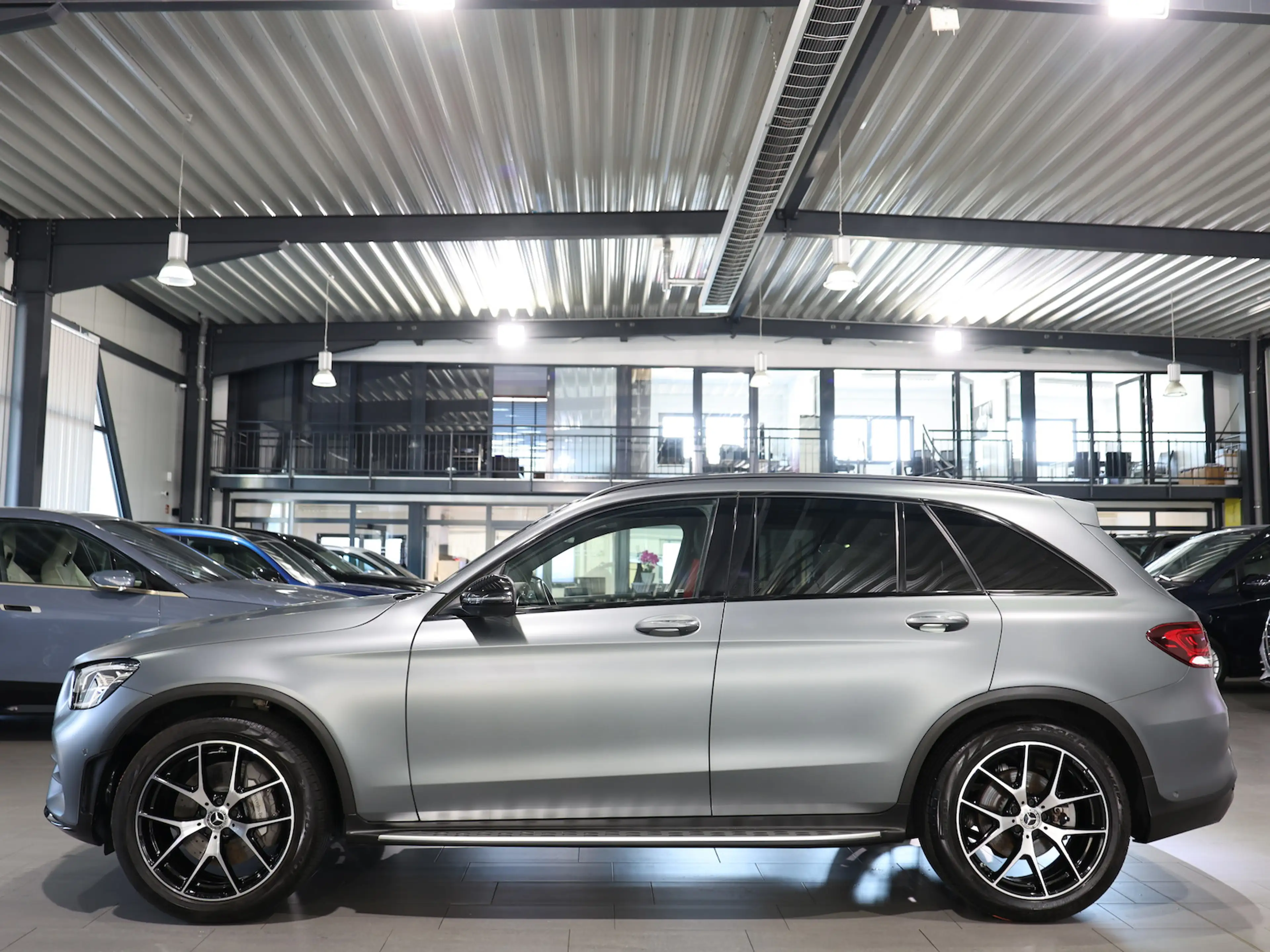 Mercedes-Benz GLC 220 d 4Matic AMG-LINE-PLUS MATT / PANORAMA — photo 7