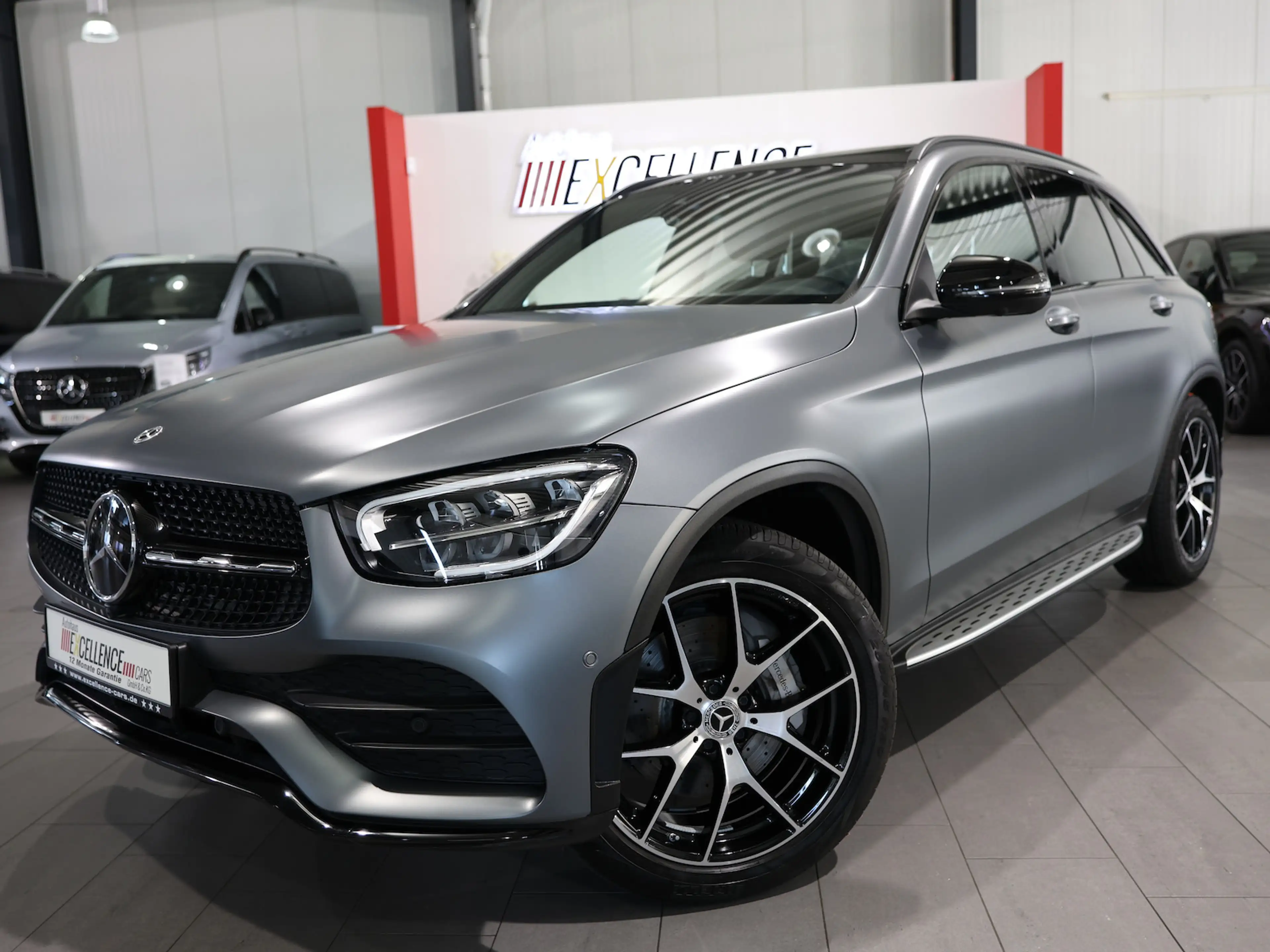 Mercedes-Benz GLC 220 d 4Matic AMG-LINE-PLUS MATT / PANORAMA — photo 4