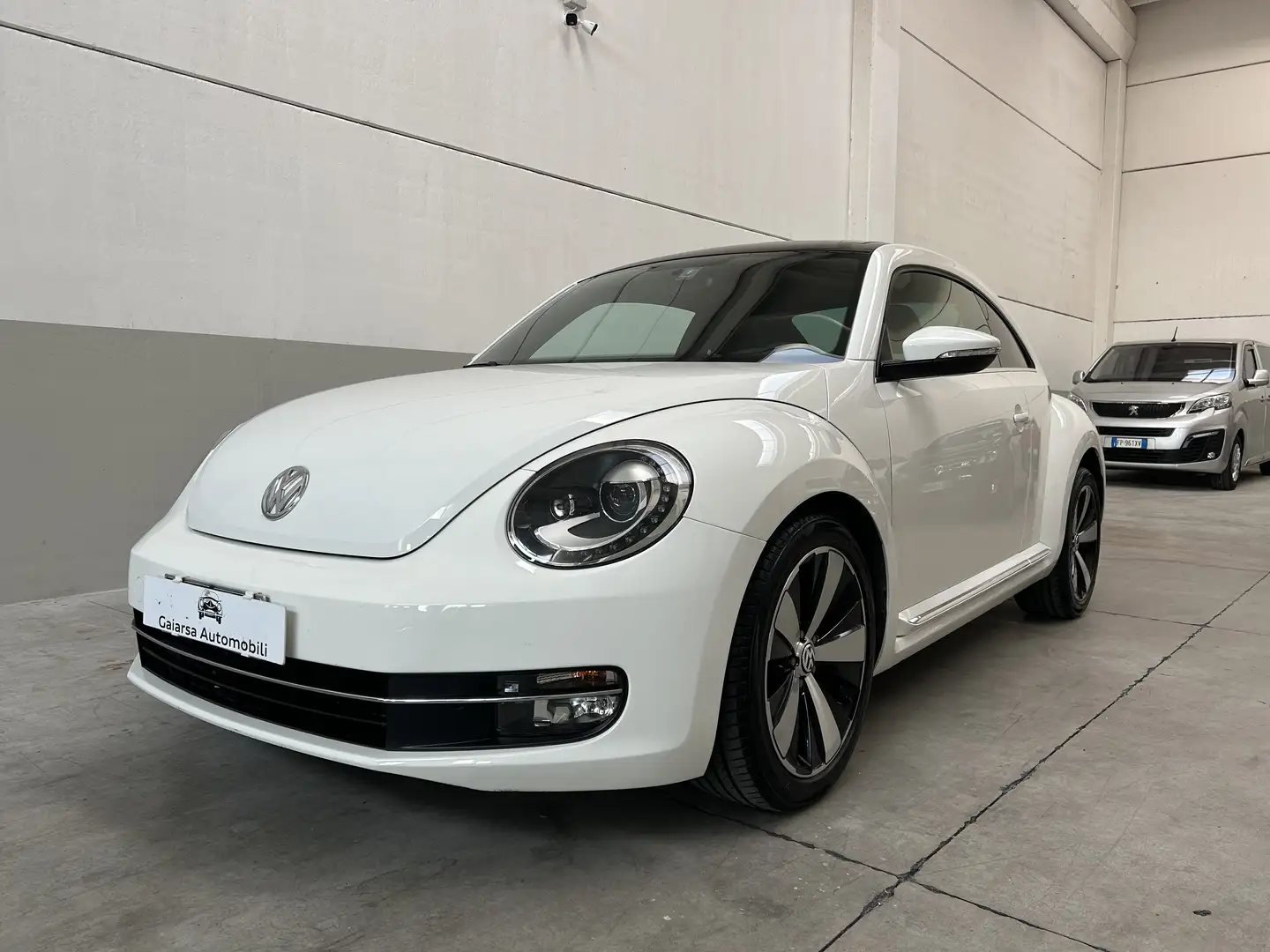 Volkswagen Maggiolino Maggiolino 1.6 tdi Design 105cv Bianco - 1