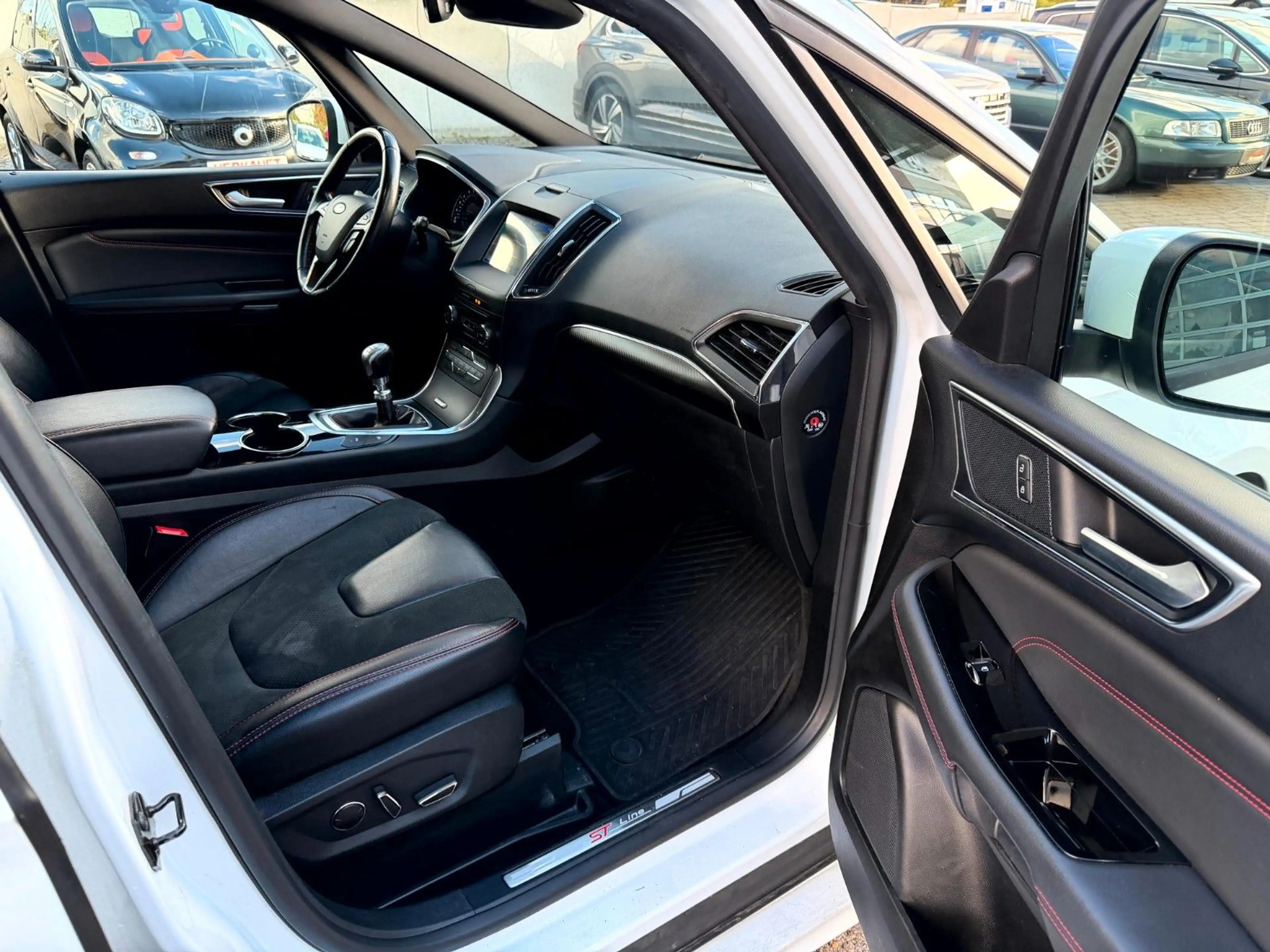 Ford S-Max 2.0 EcoBlue ST-Line Navi_Kamera_AHK — photo 9