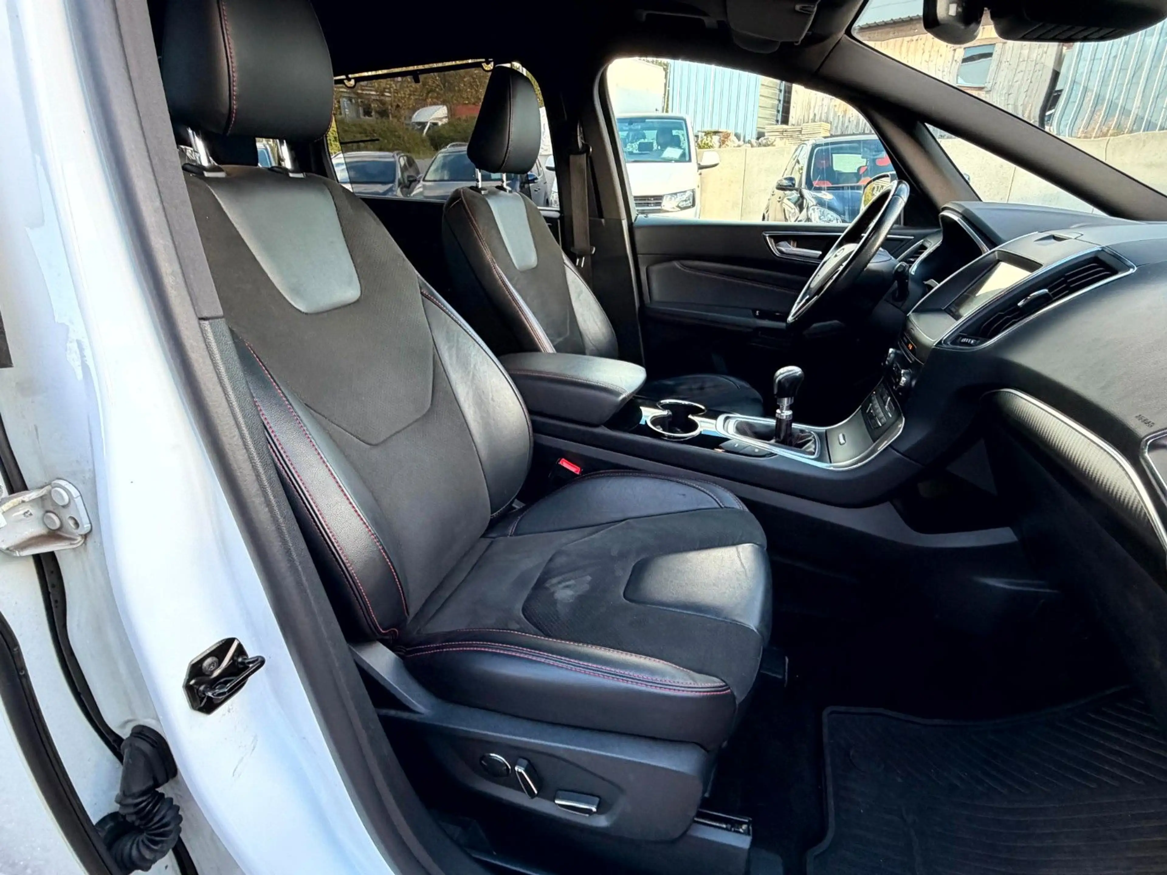 Ford S-Max 2.0 EcoBlue ST-Line Navi_Kamera_AHK — photo 10