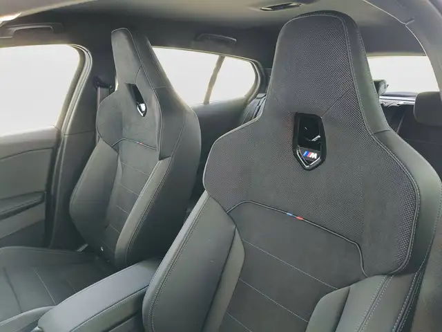 BMW 1 Series view 13