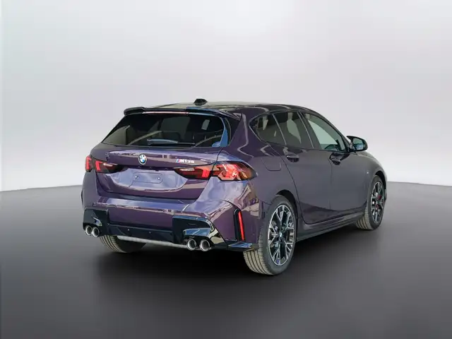 BMW 1 Series view 4