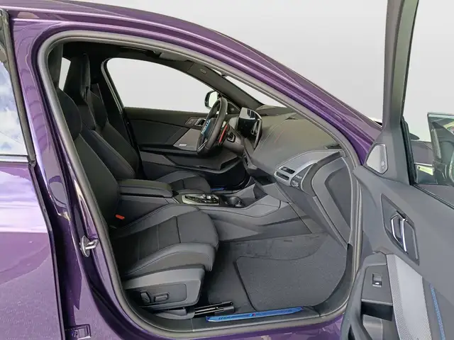 BMW 1 Series view 11