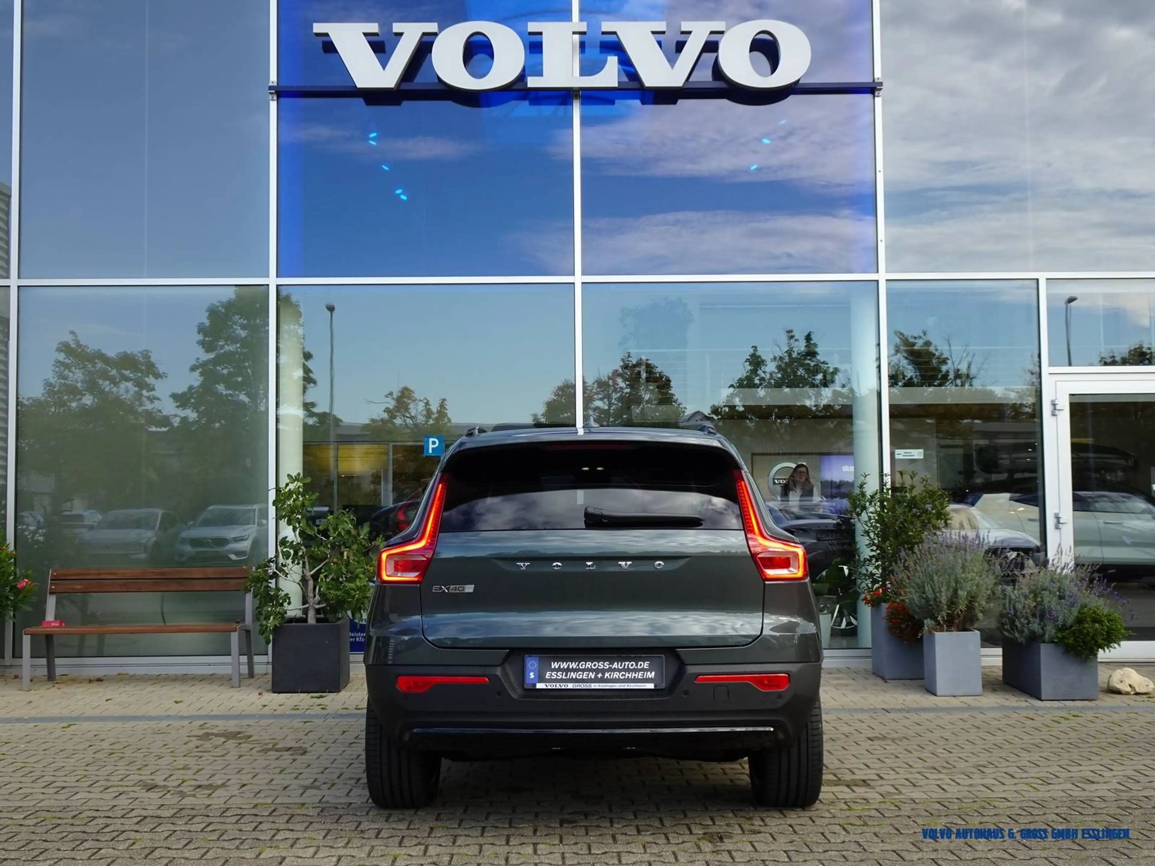 Volvo EX40 Single Motor Extended Range Plus Dark — photo 5