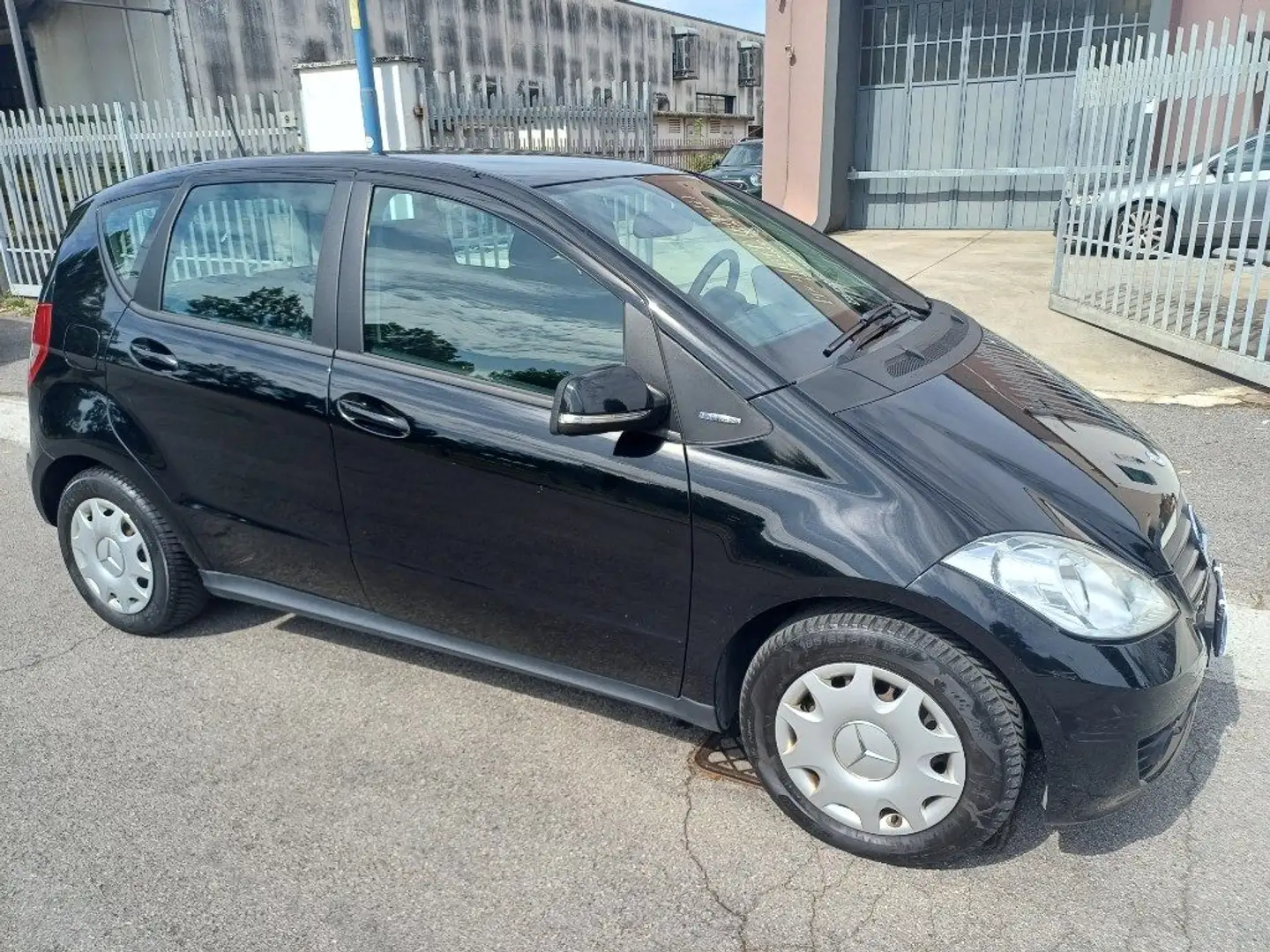 Mercedes-Benz A 160 BlueEFFICIENCY Noir - 1