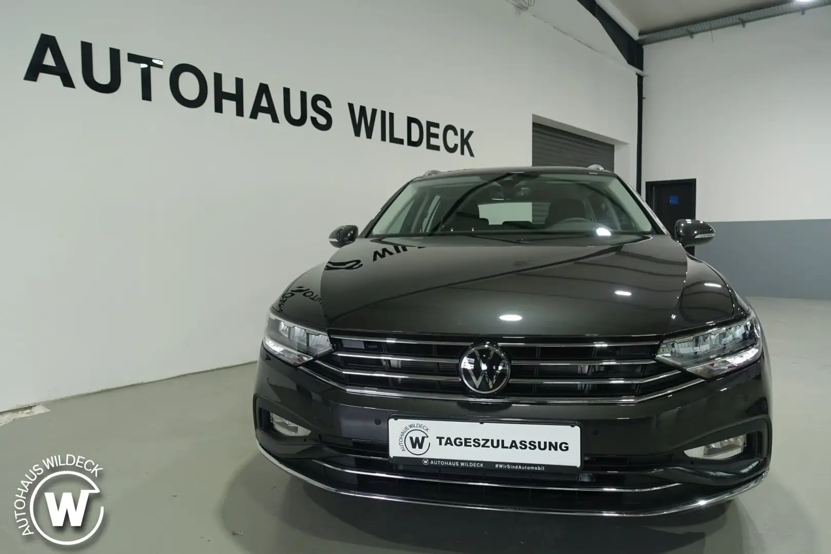 Volkswagen Passat Passat Variant 1.5TSI DSG Business Navi ACC Led Grey - 2