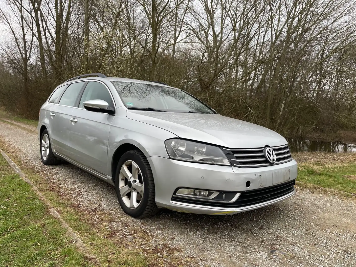 Volkswagen Passat Variant Comfortline 1.6l TDI Tüv=07/25 VB Silber - 1
