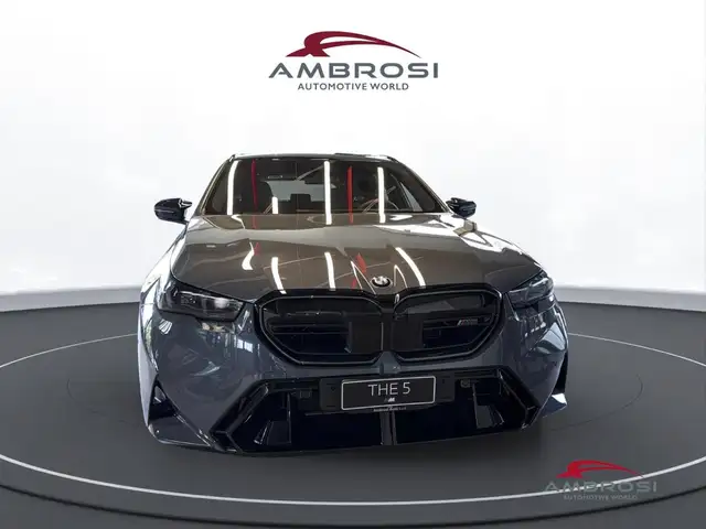 BMW M5 view 7