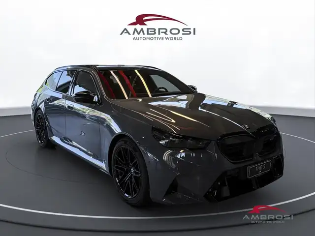 BMW M5 view 2