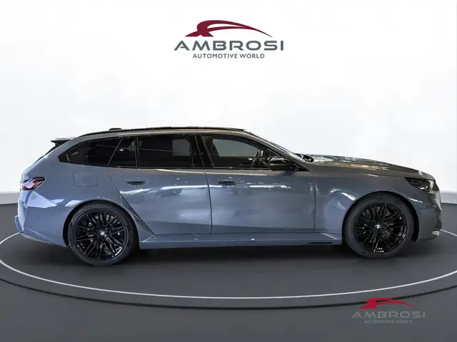 BMW M5 view 5