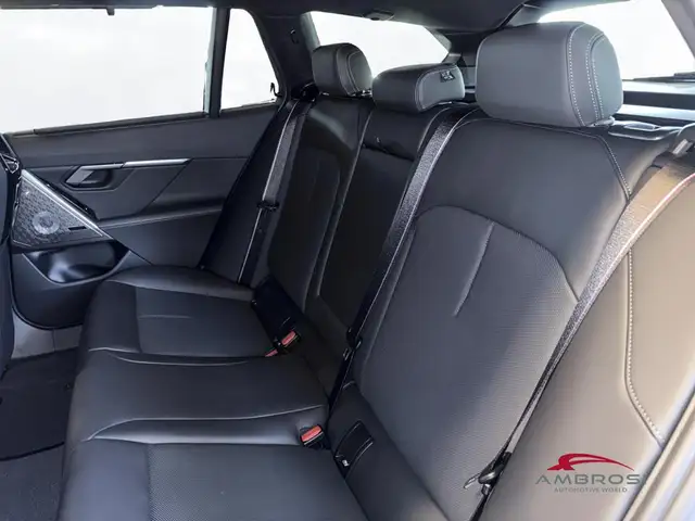 BMW M5 view 11