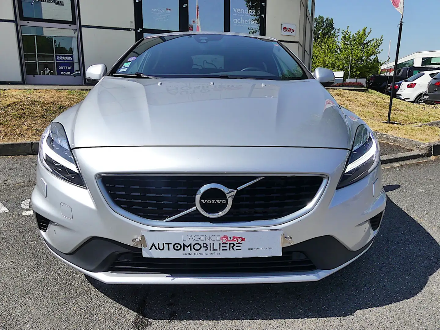 Volvo V40 T5 R-DESIGN 245ch GEARTRONIC Argent - 2