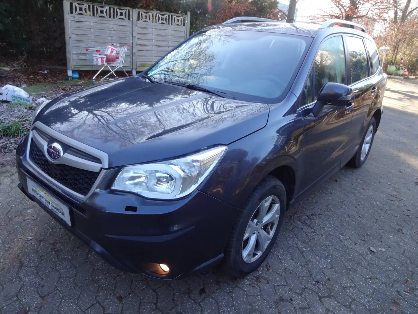 Subaru Forester Exclusive  2 liter  4x4 Černá - 1