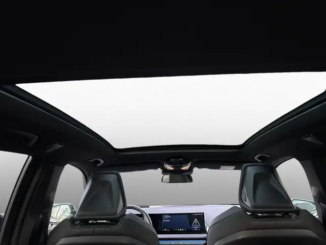 BMW X3 view 12