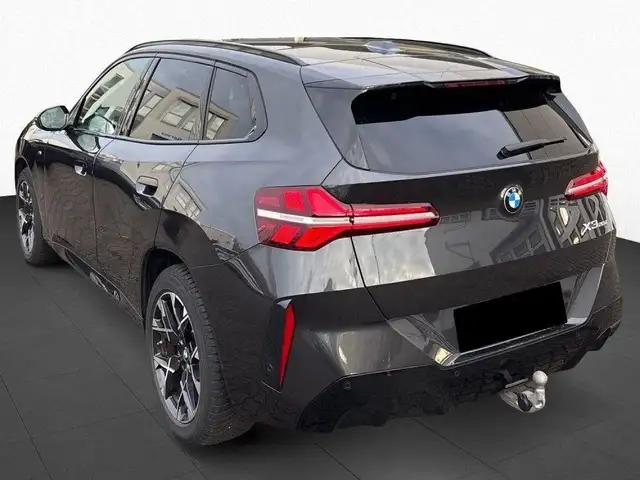 BMW X3 view 4