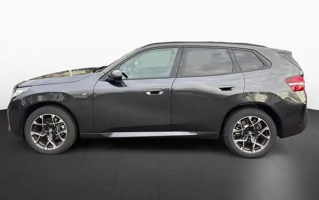BMW X3 view 2