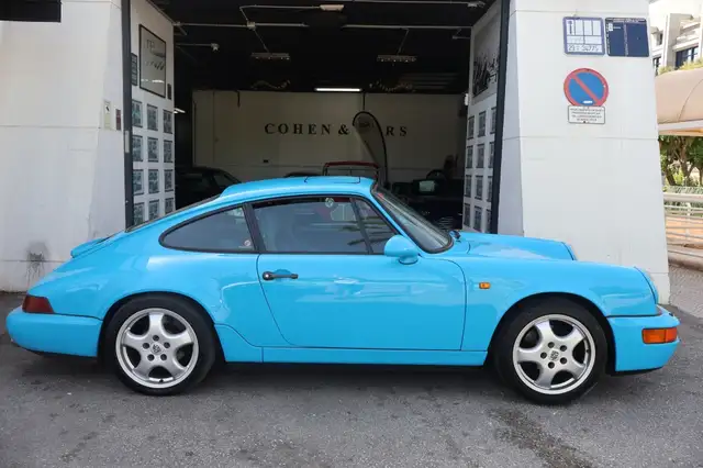 Porsche 911 view 4