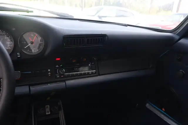 Porsche 911 view 15