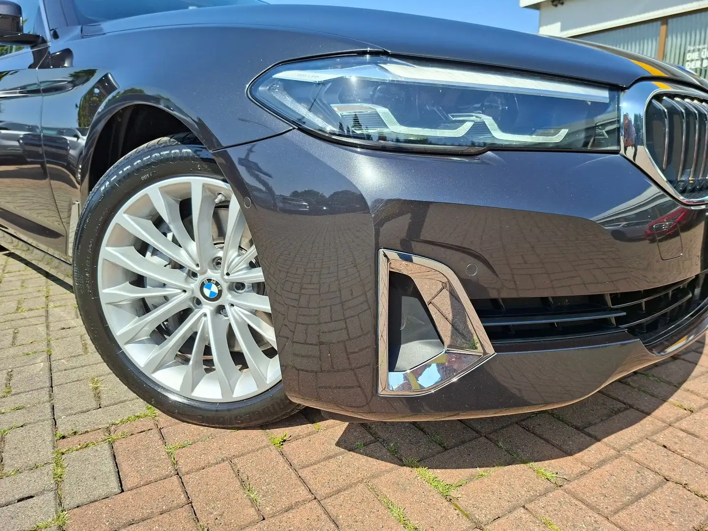 BMW 530 Touring 530d xDrive LuxuryLine+HEAD-UP+STD-HEIZ+ Grau - 2