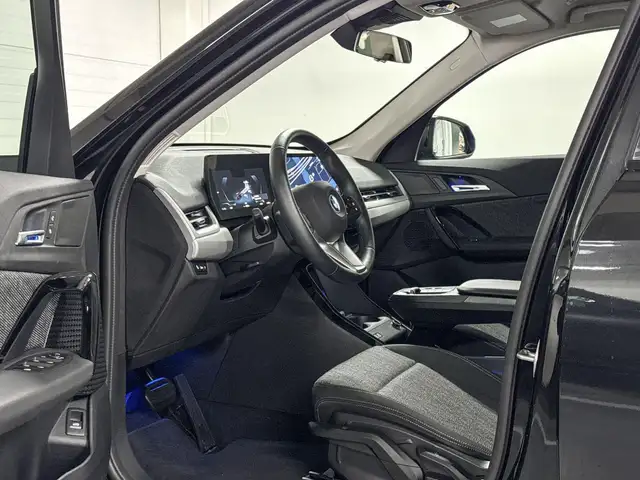 BMW Ix1 view 9